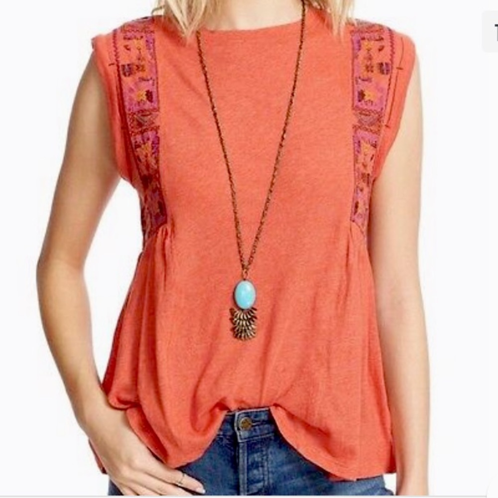 2 for 20$ Free People sleeveless blouse with embroidery